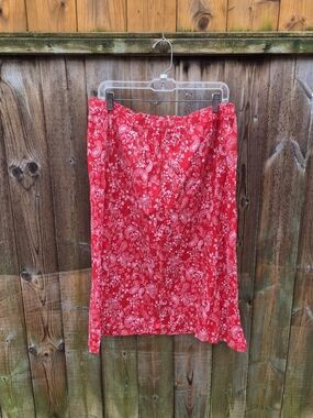 Eddie Bauer Size Large Red Printed Midi Skirt